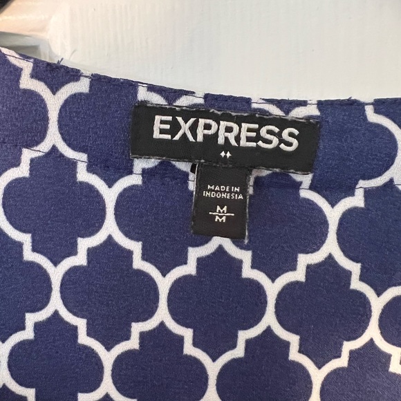 Express Blouse. M. - Picture 3 of 3